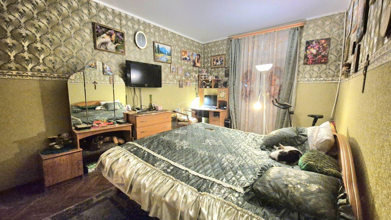 трехкомнатная квартира в Санкт-Петербурге по адресу: Оборонная ул., 20/18, литера А