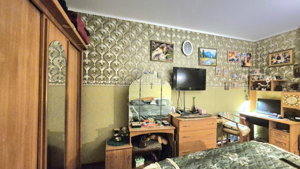 трехкомнатная квартира в Санкт-Петербурге по адресу: Оборонная ул., 20/18, литера А