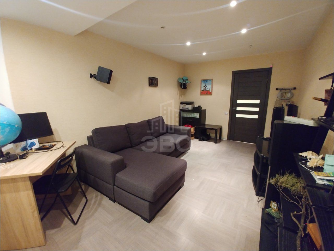 трехкомнатная квартира в Санкт-Петербург по адресу: Ленинский проспект, 91