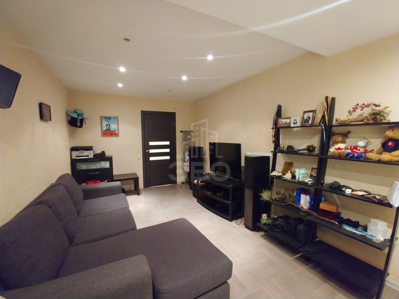 трехкомнатная квартира в Санкт-Петербург по адресу: Ленинский проспект, 91