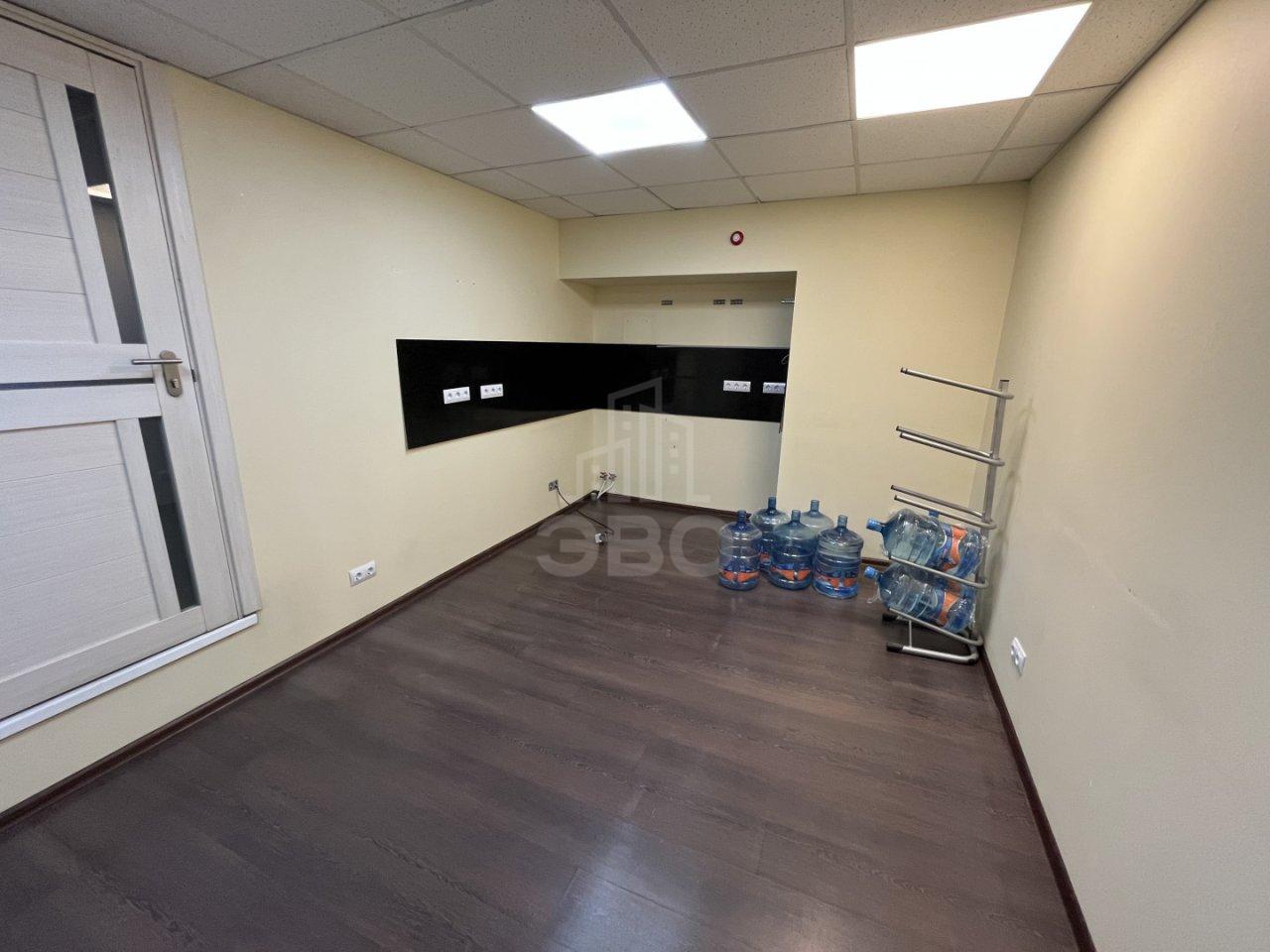 коммерция в Санкт-Петербурге по адресу: Оптиков ул., 4