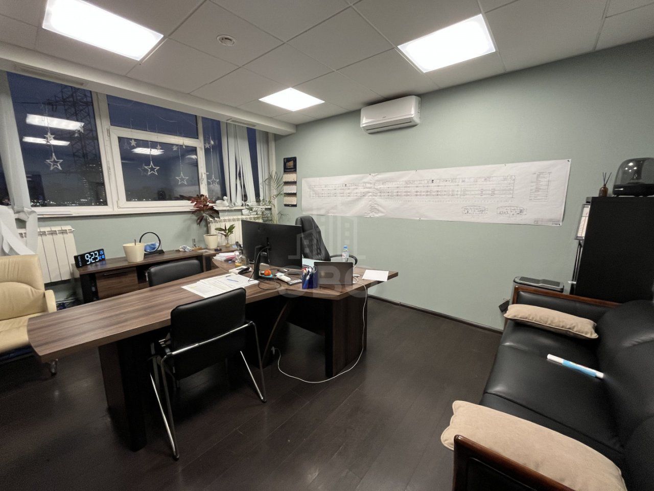 коммерция в Санкт-Петербург по адресу: Оптиков ул., 4