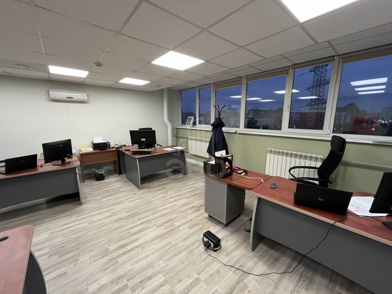 коммерция в Санкт-Петербург по адресу: Оптиков ул., 4