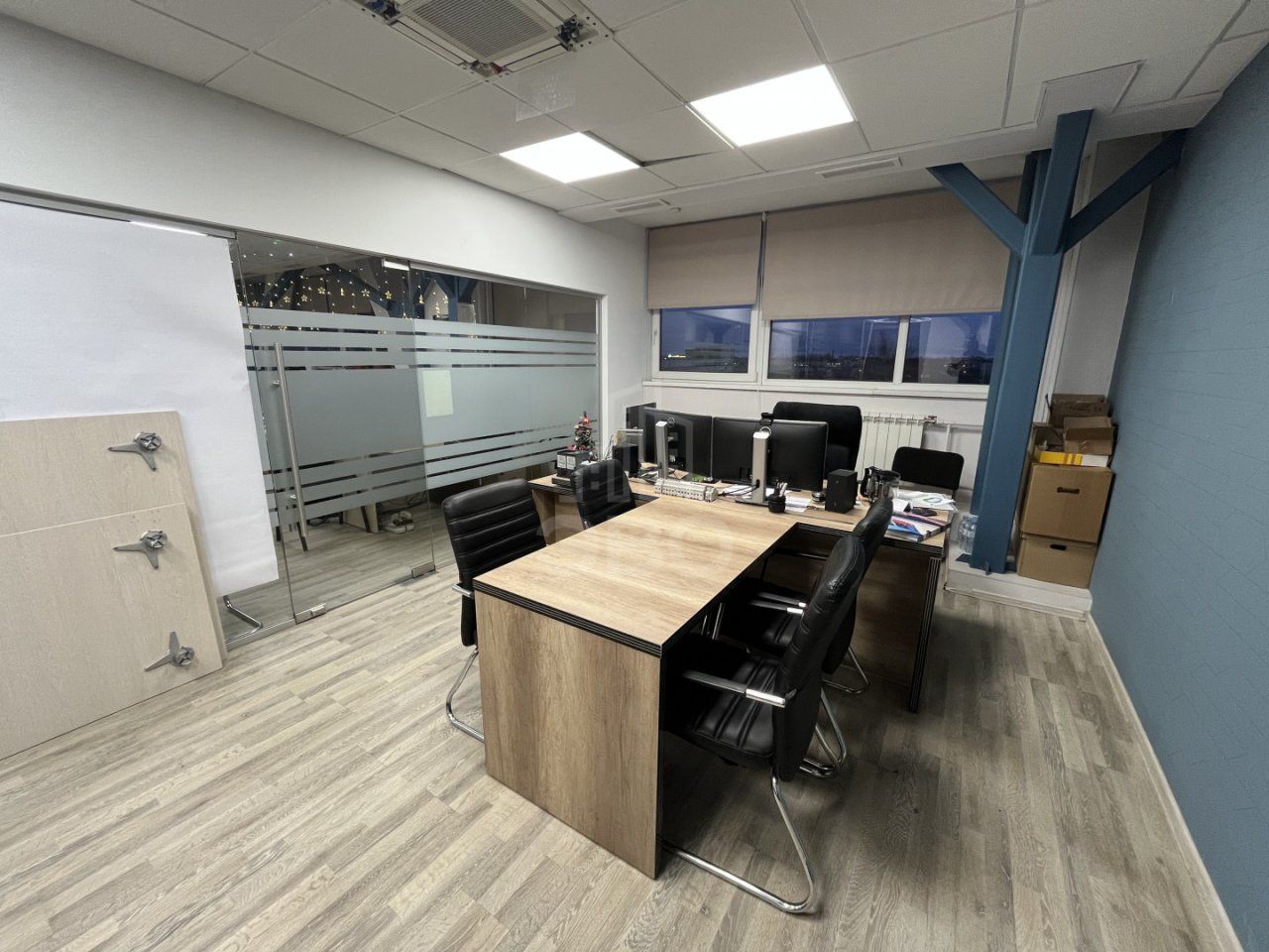 коммерция в Санкт-Петербург по адресу: Оптиков ул., 4