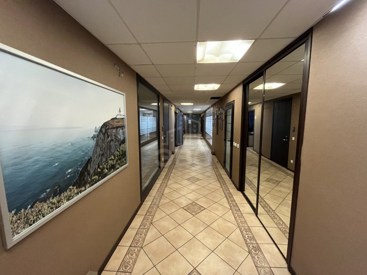 коммерция в Санкт-Петербург по адресу: Оптиков ул., 4