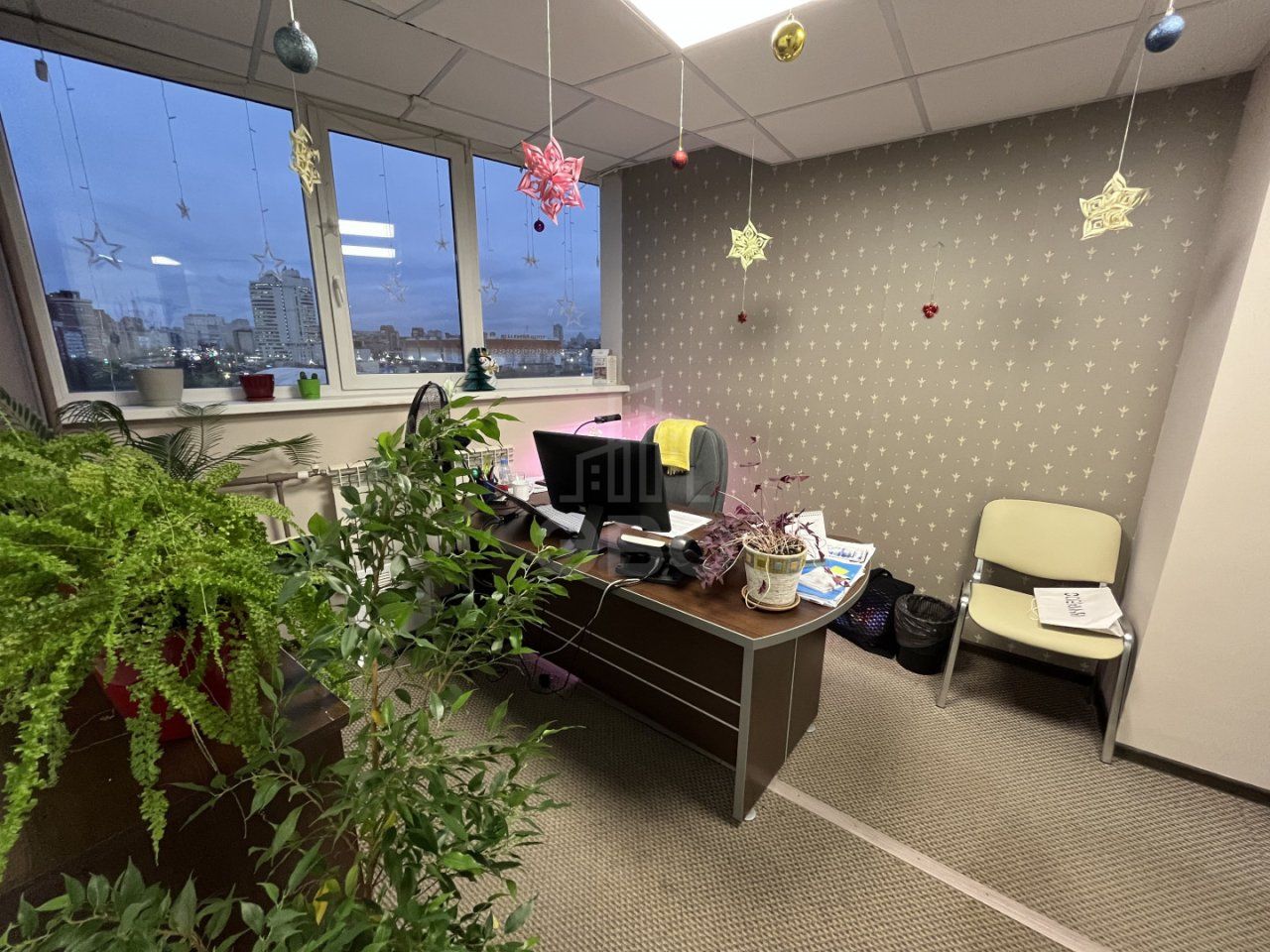 коммерция в Санкт-Петербург по адресу: Оптиков ул., 4