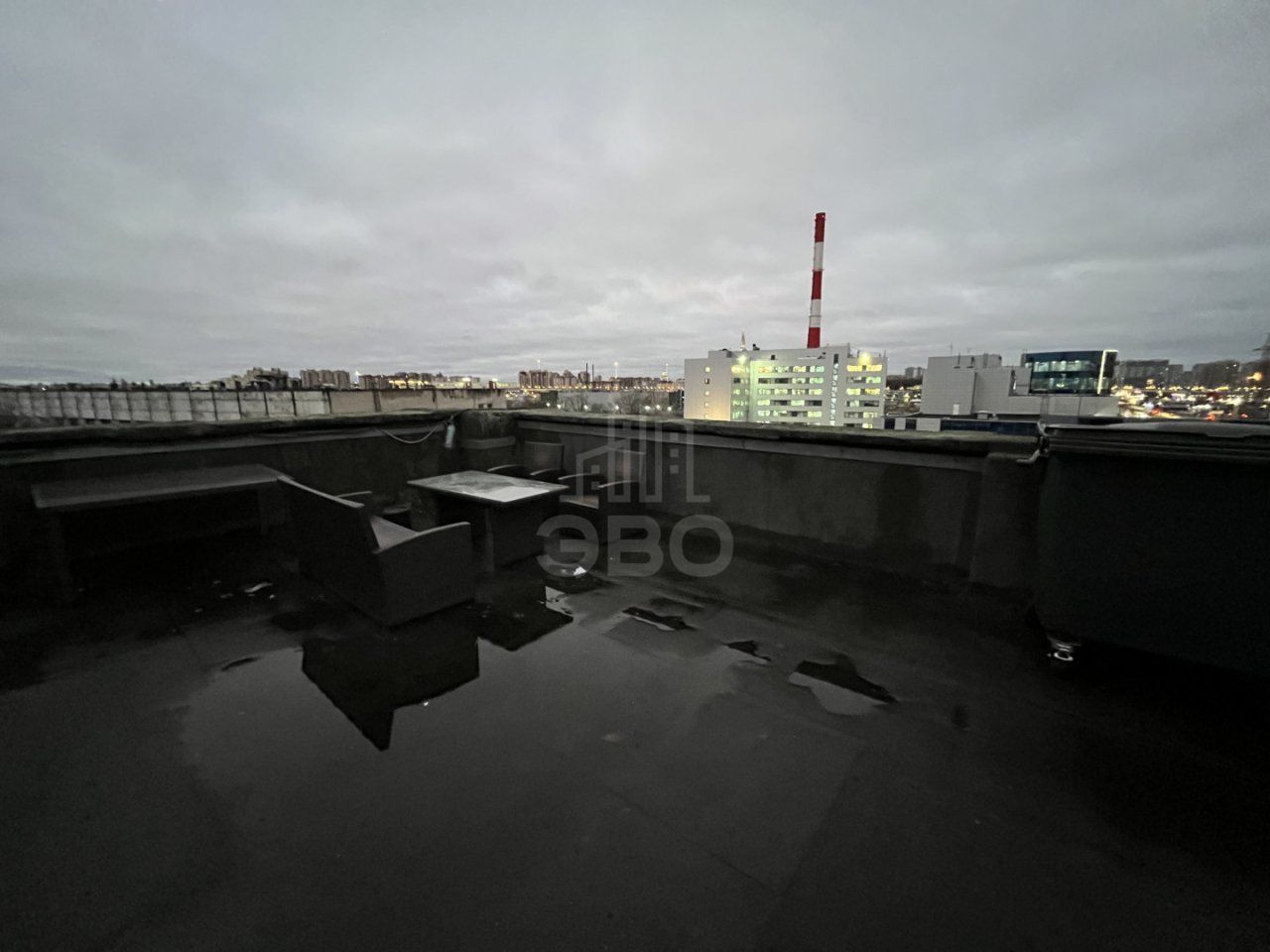 коммерция в Санкт-Петербург по адресу: Оптиков ул., 4