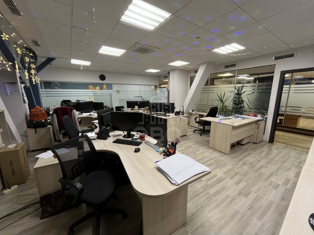 коммерция в Санкт-Петербург по адресу: Оптиков ул., 4