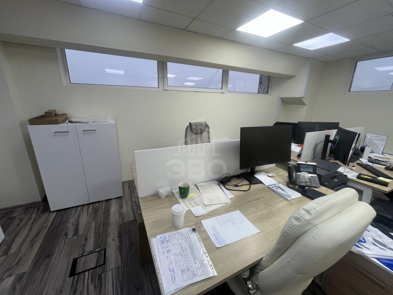 коммерция в Санкт-Петербурге по адресу: Оптиков ул., 4