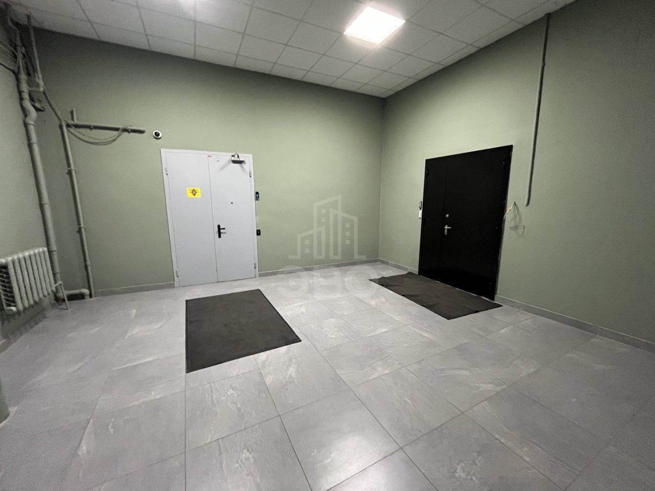 коммерция в Санкт-Петербурге по адресу: Оптиков ул., 4