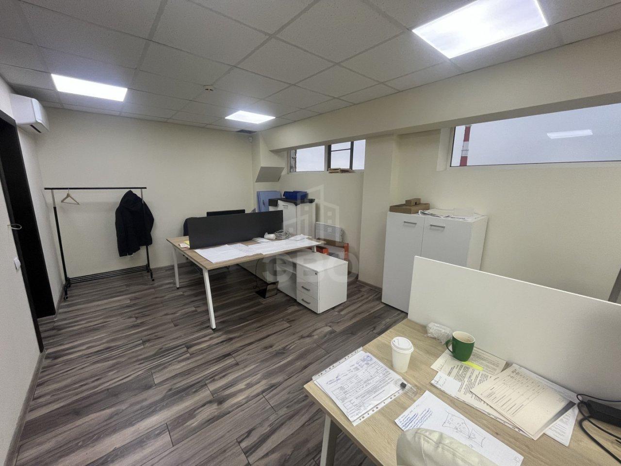 коммерция в Санкт-Петербурге по адресу: Оптиков ул., 4