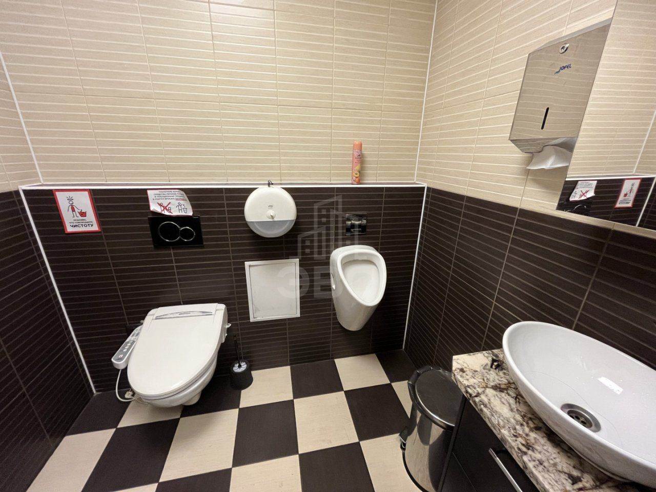 коммерция в Санкт-Петербург по адресу: Оптиков ул., 4