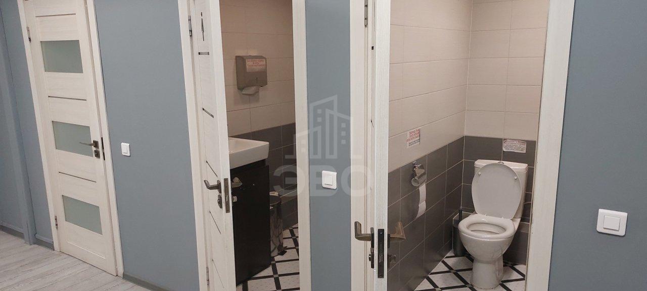 коммерция в Санкт-Петербурге по адресу: Оптиков ул., 4