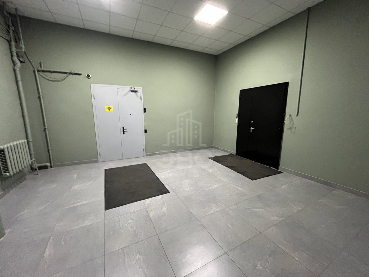 коммерция в Санкт-Петербург по адресу: Оптиков ул., 4