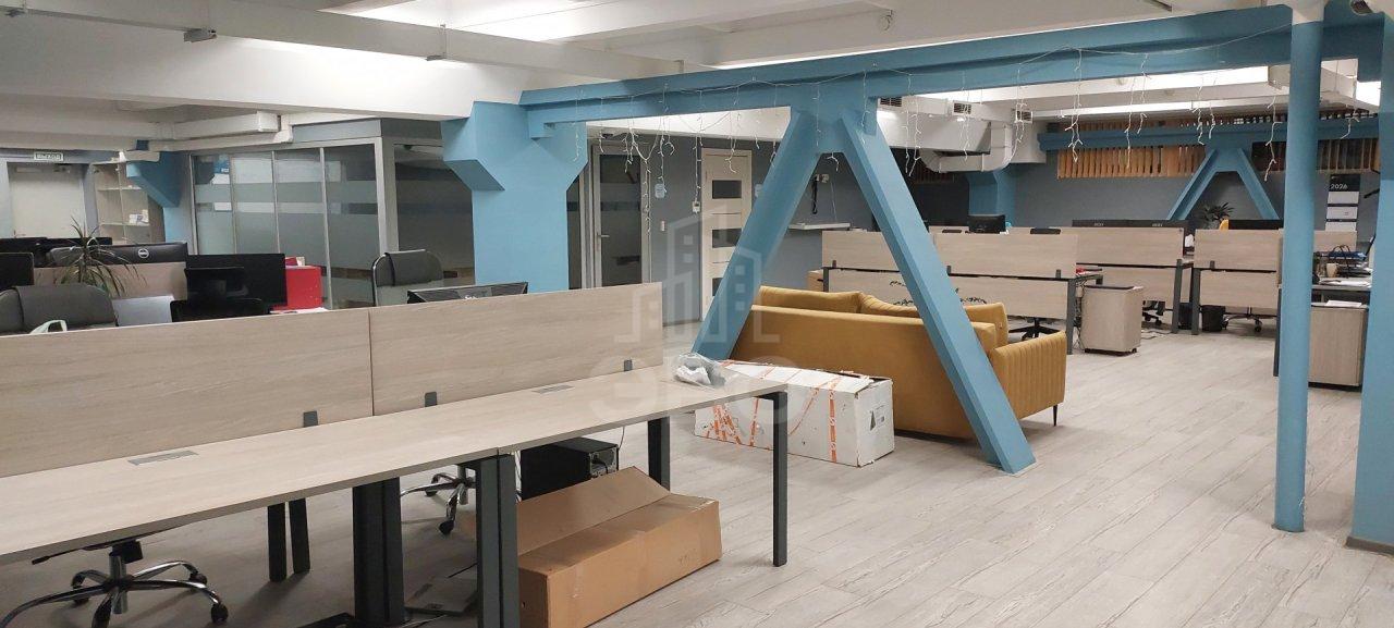 коммерция в Санкт-Петербурге по адресу: Оптиков ул., 4