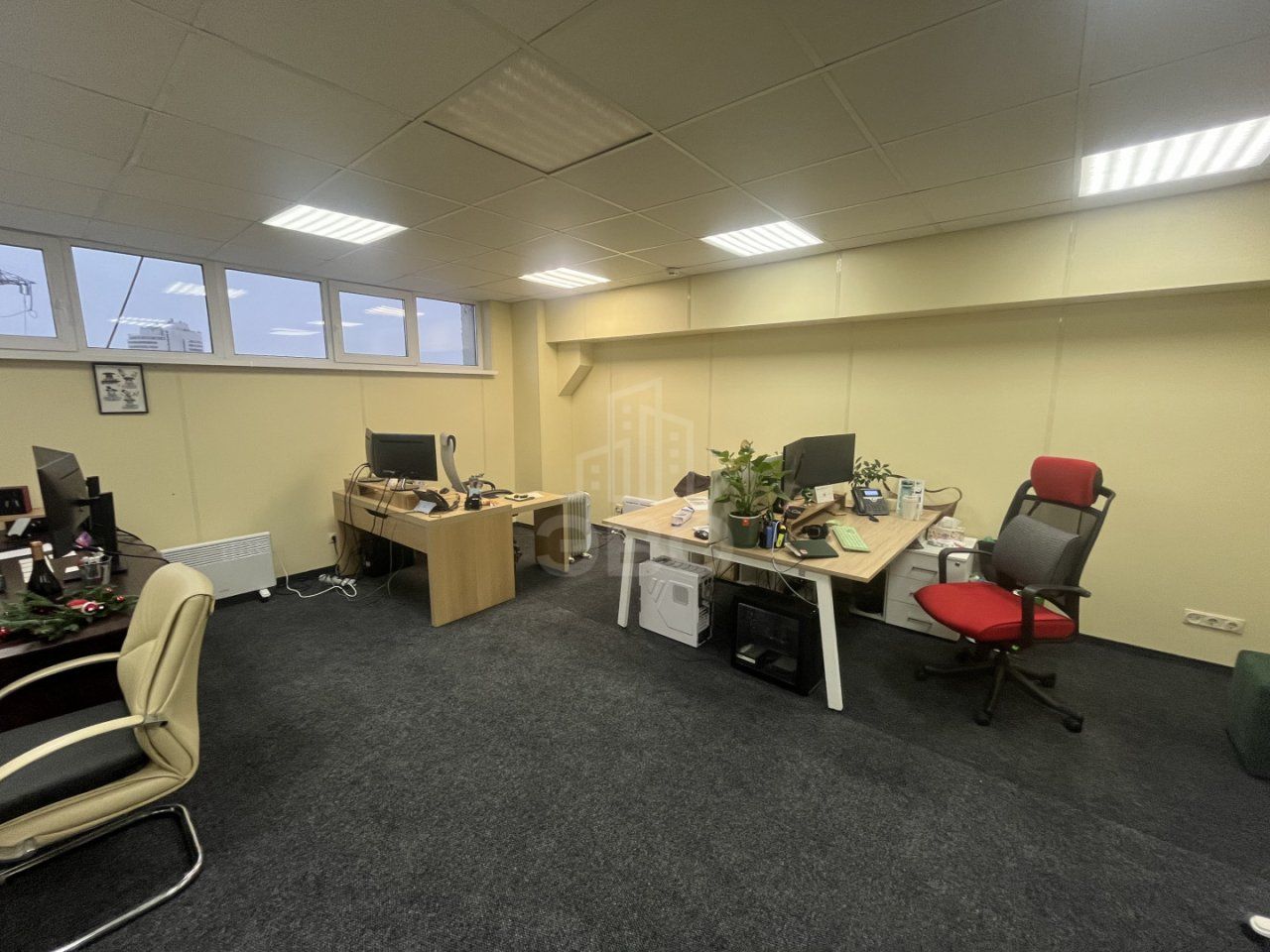 коммерция в Санкт-Петербург по адресу: Оптиков ул., 4