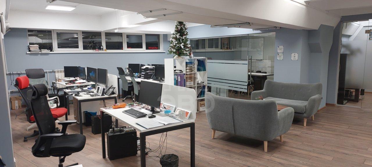 коммерция в Санкт-Петербурге по адресу: Оптиков ул., 4