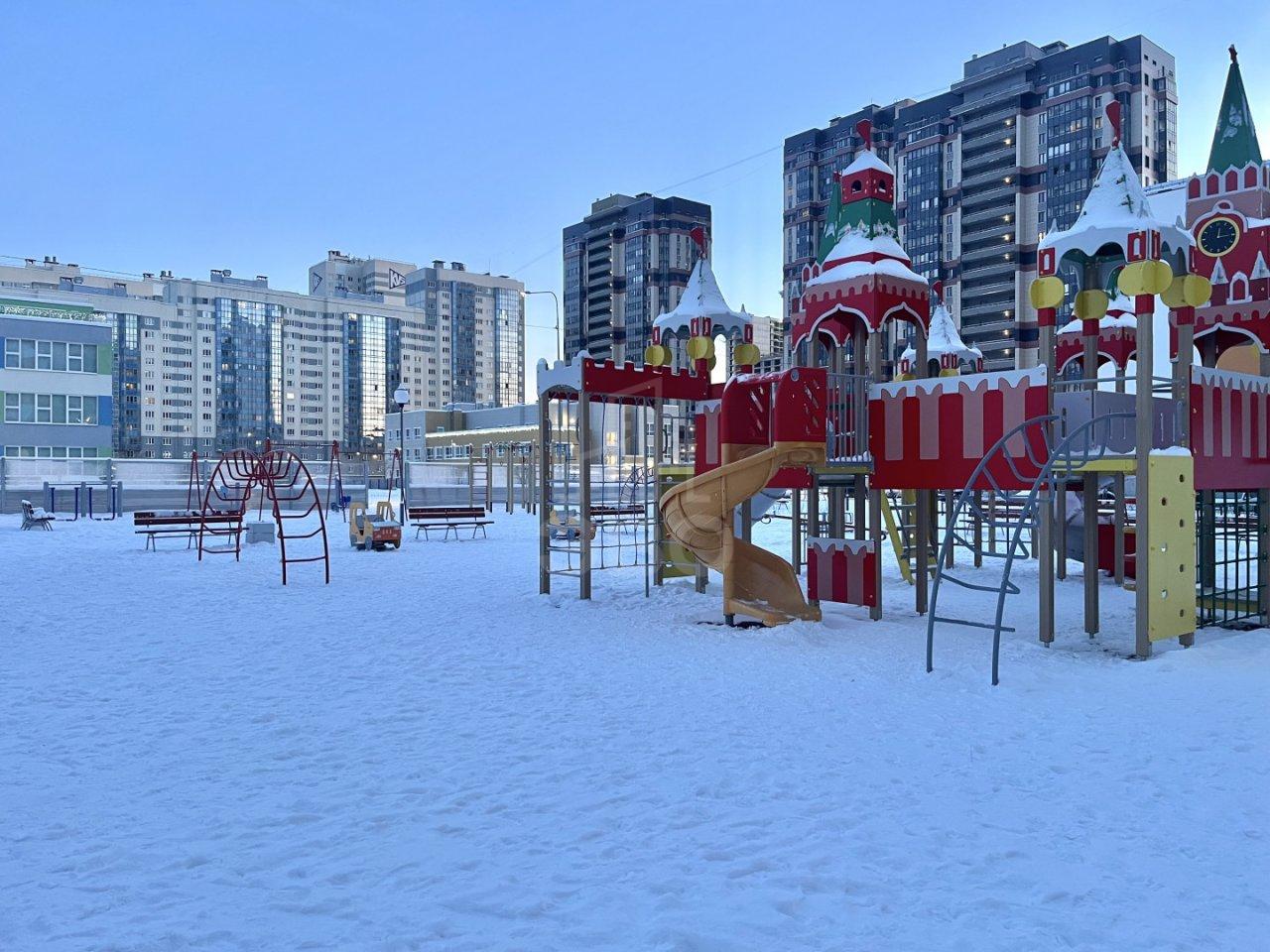 трехкомнатная квартира в Санкт-Петербурге по адресу: Ленинский проспект, 68