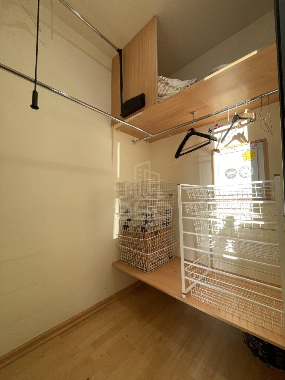 трехкомнатная квартира в Санкт-Петербурге по адресу: Одоевского ул., 28