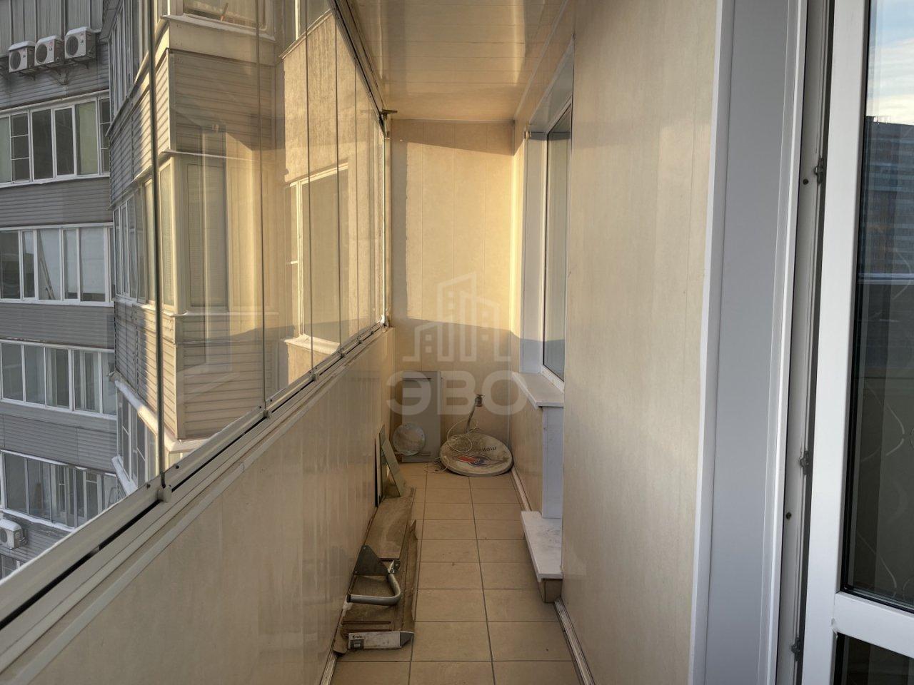 трехкомнатная квартира в Санкт-Петербурге по адресу: Одоевского ул., 28