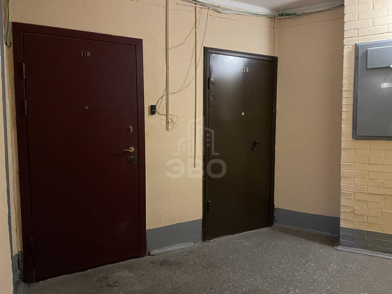 трехкомнатная квартира в Санкт-Петербурге по адресу: Одоевского ул., 28