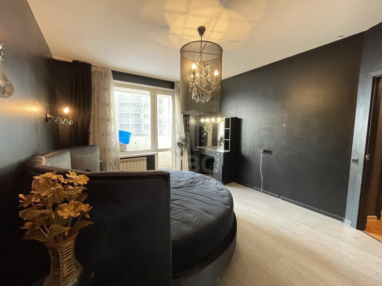 трехкомнатная квартира в Санкт-Петербурге по адресу: Одоевского ул., 28