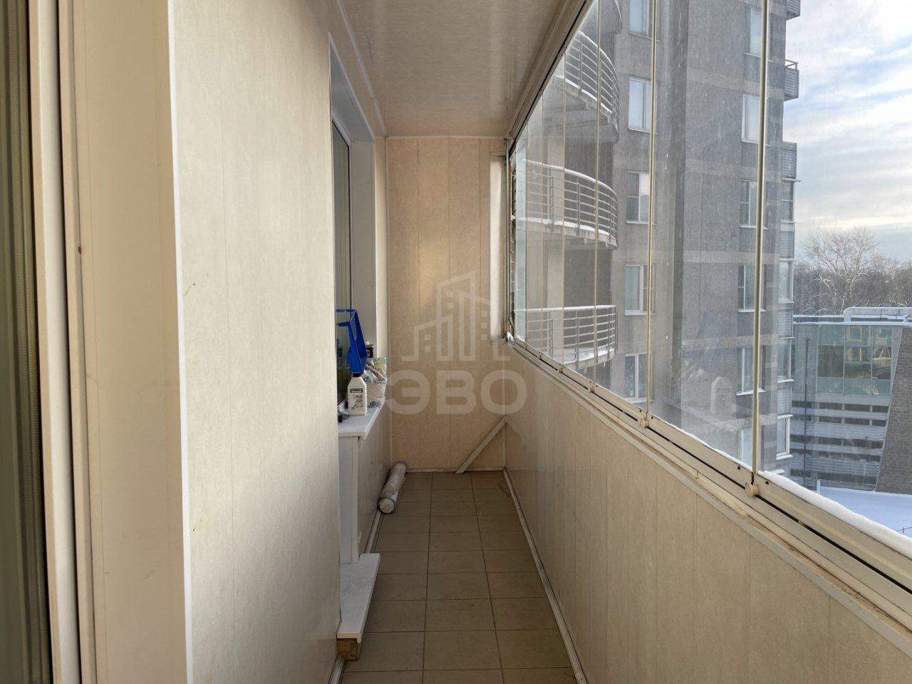 трехкомнатная квартира в Санкт-Петербурге по адресу: Одоевского ул., 28