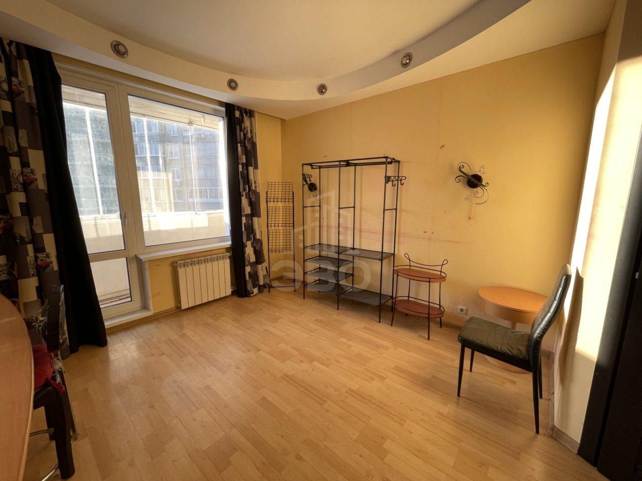 трехкомнатная квартира в Санкт-Петербурге по адресу: Одоевского ул., 28