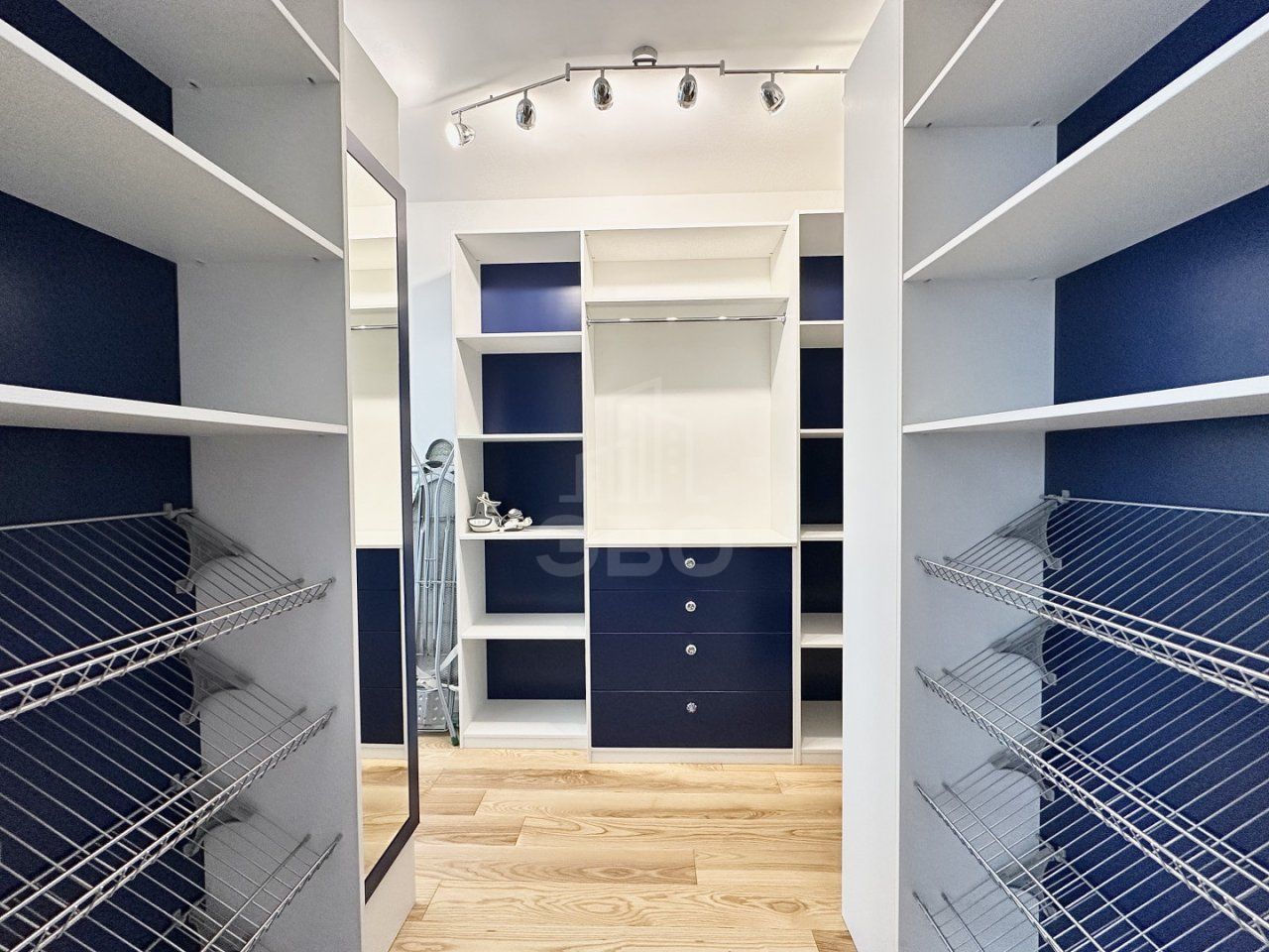 трехкомнатная квартира в Санкт-Петербург по адресу: Верности ул., 17