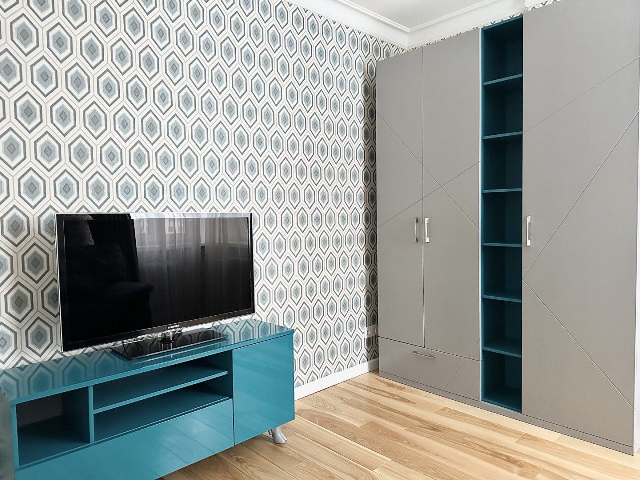 трехкомнатная квартира в Санкт-Петербург по адресу: Верности ул., 17