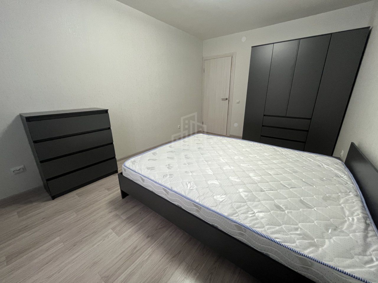 трехкомнатная квартира в Санкт-Петербург по адресу: Ленинский проспект, 68