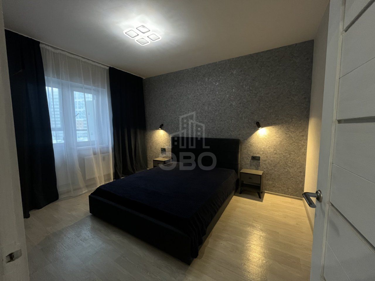 трехкомнатная квартира в Санкт-Петербург по адресу: Нижне-Каменская ул., 26