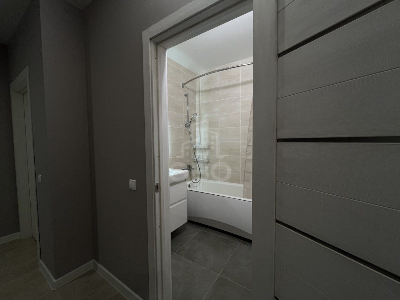 трехкомнатная квартира в Санкт-Петербург по адресу: Нижне-Каменская ул., 26