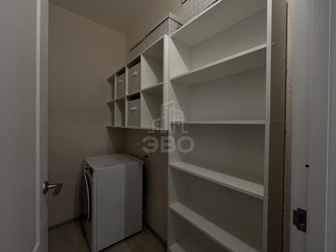 трехкомнатная квартира в Санкт-Петербург по адресу: Нижне-Каменская ул., 26