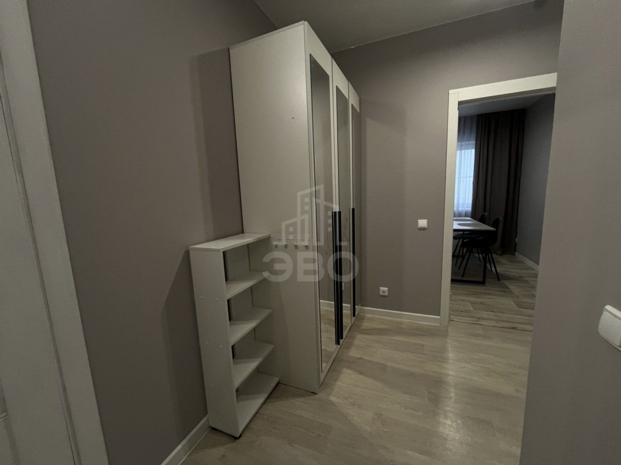 трехкомнатная квартира в Санкт-Петербург по адресу: Нижне-Каменская ул., 26