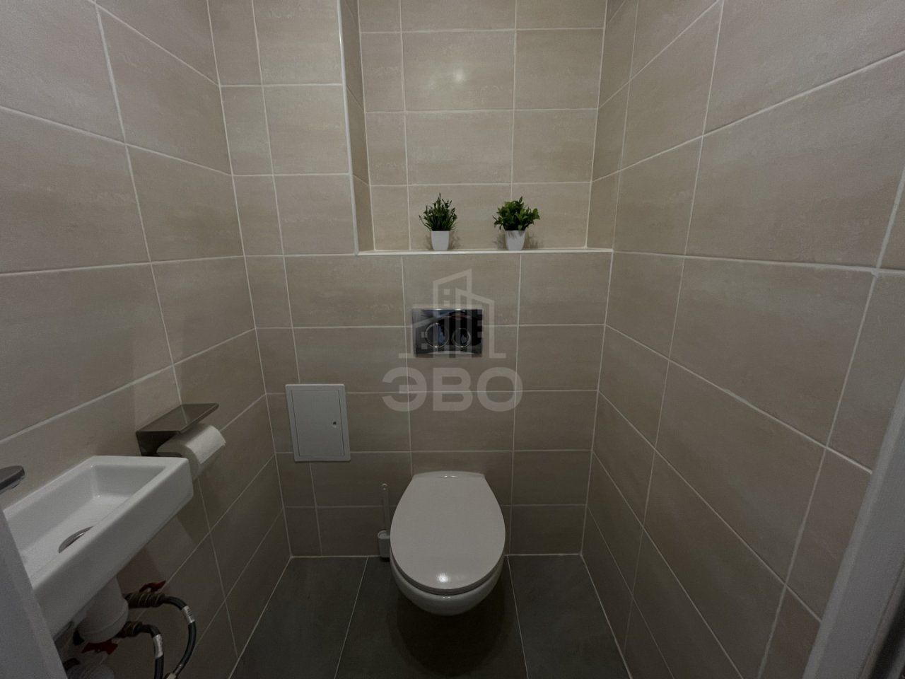 трехкомнатная квартира в Санкт-Петербург по адресу: Нижне-Каменская ул., 26