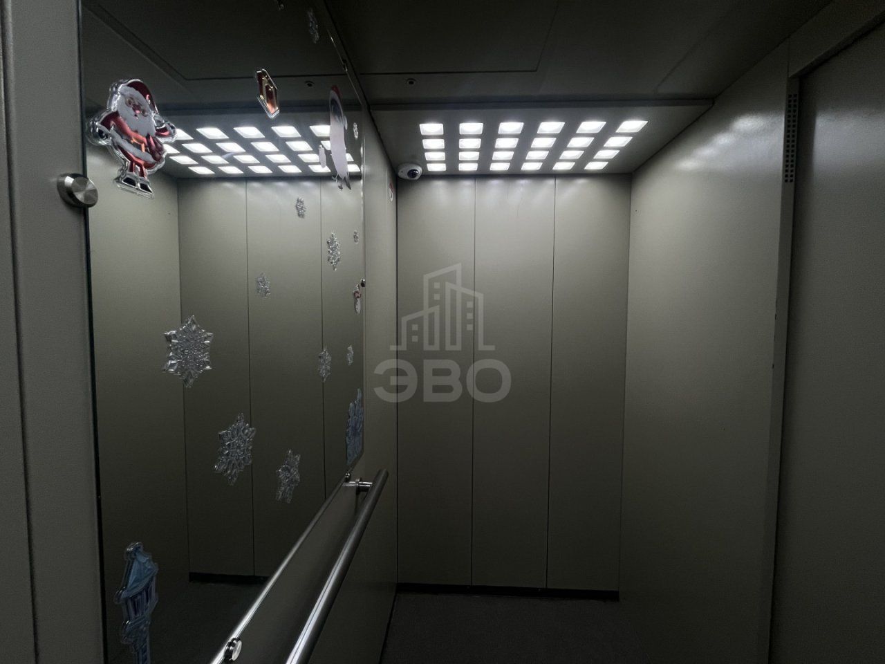 трехкомнатная квартира в Санкт-Петербург по адресу: Нижне-Каменская ул., 26