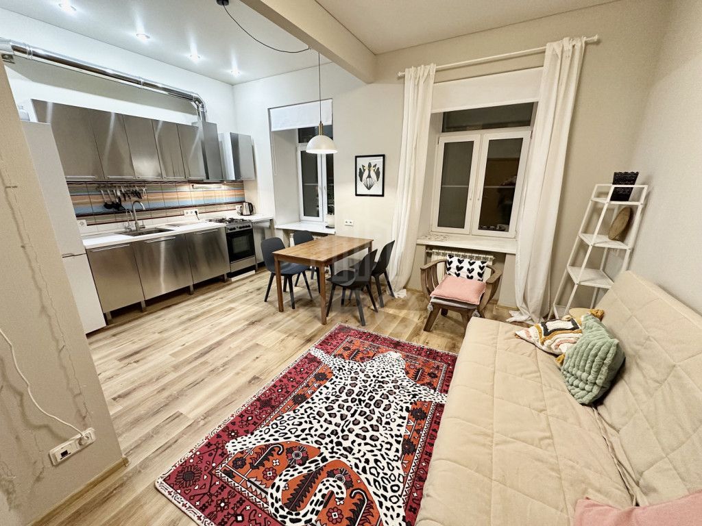 однокомнатная квартира в Санкт-Петербурге по адресу: Джамбула пер., 17