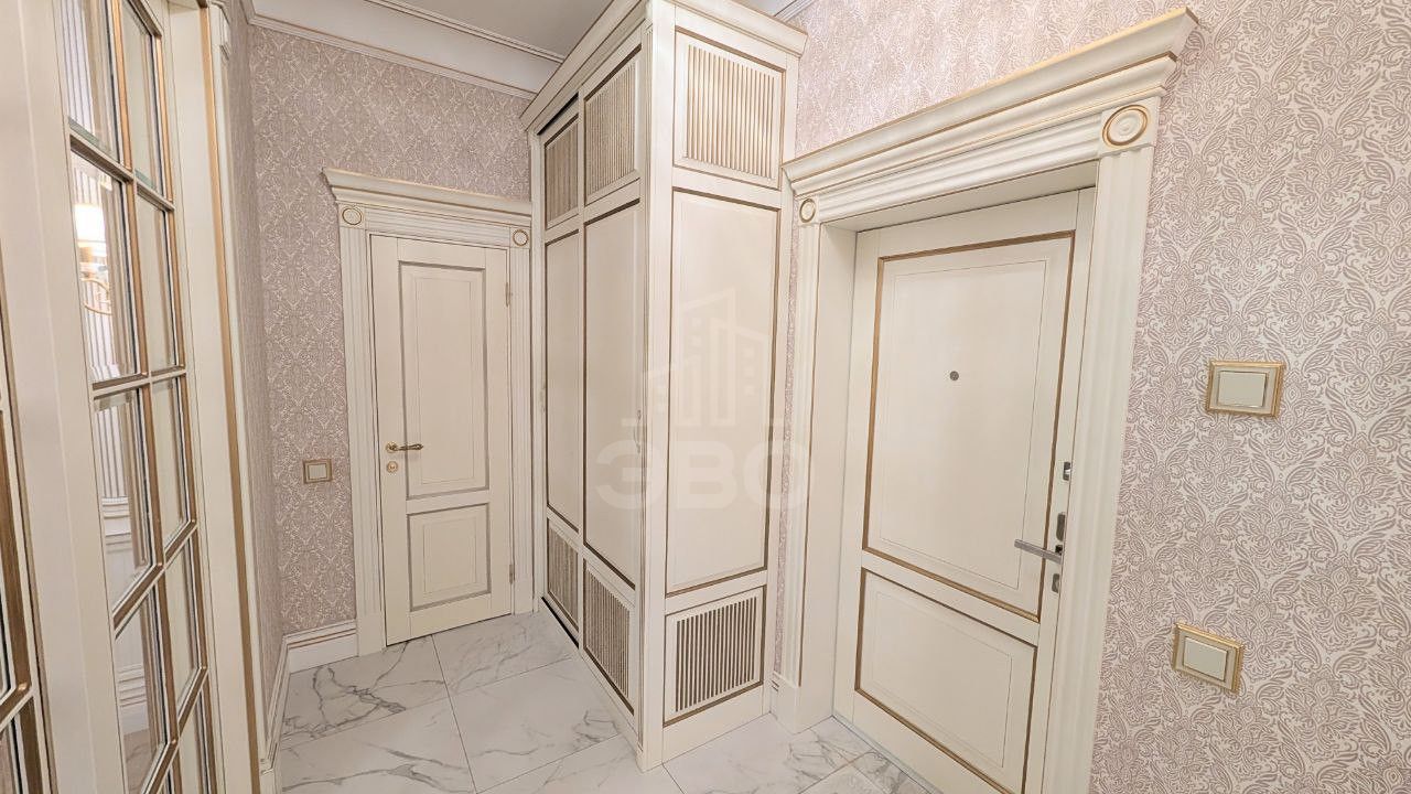 трехкомнатная квартира в Санкт-Петербурге по адресу: Жукова ул., 3