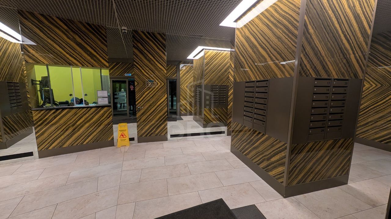 трехкомнатная квартира в Санкт-Петербурге по адресу: Жукова ул., 3