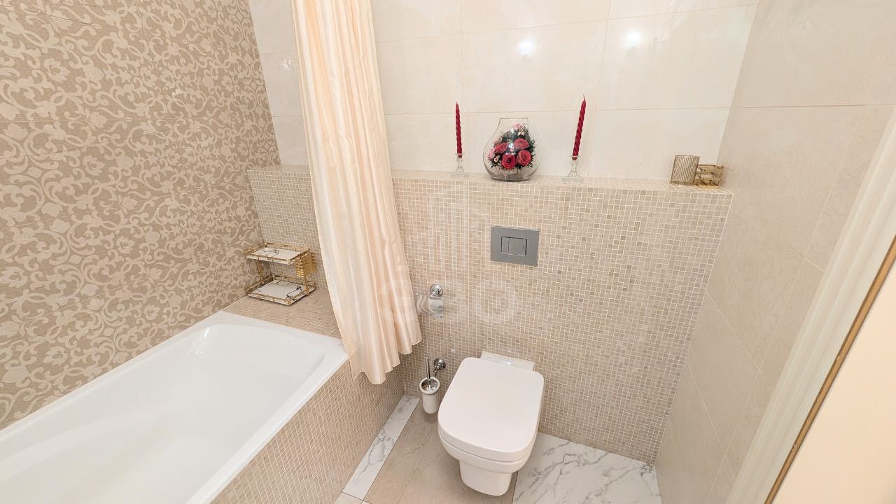 трехкомнатная квартира в Санкт-Петербурге по адресу: Жукова ул., 3