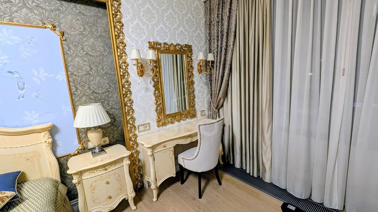 трехкомнатная квартира в Санкт-Петербурге по адресу: Жукова ул., 3