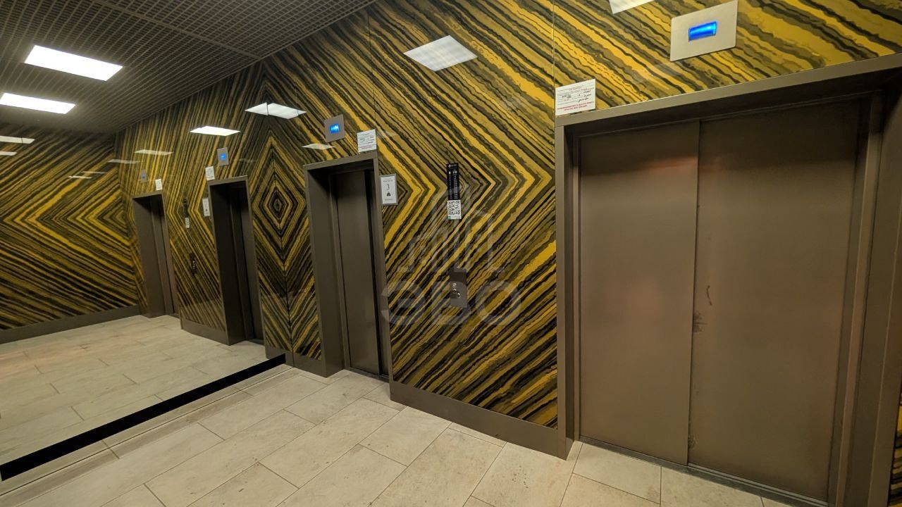 трехкомнатная квартира в Санкт-Петербурге по адресу: Жукова ул., 3