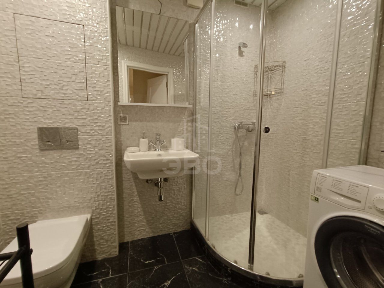 двухкомнатная квартира в Санкт-Петербурге по адресу: Революции ш., 16