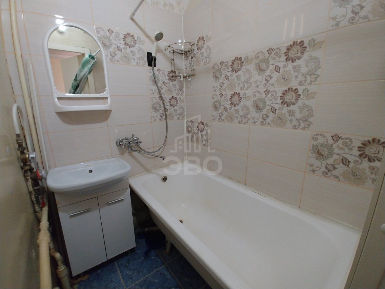 двухкомнатная квартира в Санкт-Петербурге по адресу: Карпинского ул., 28, к 6