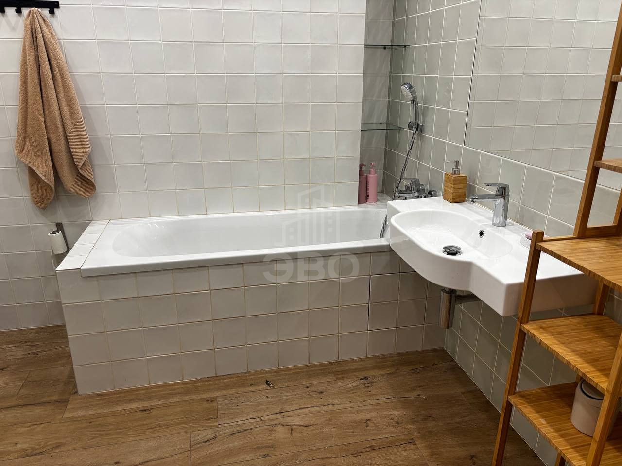 трехкомнатная квартира в Санкт-Петербурге по адресу: 24-я В.О. линия, 29