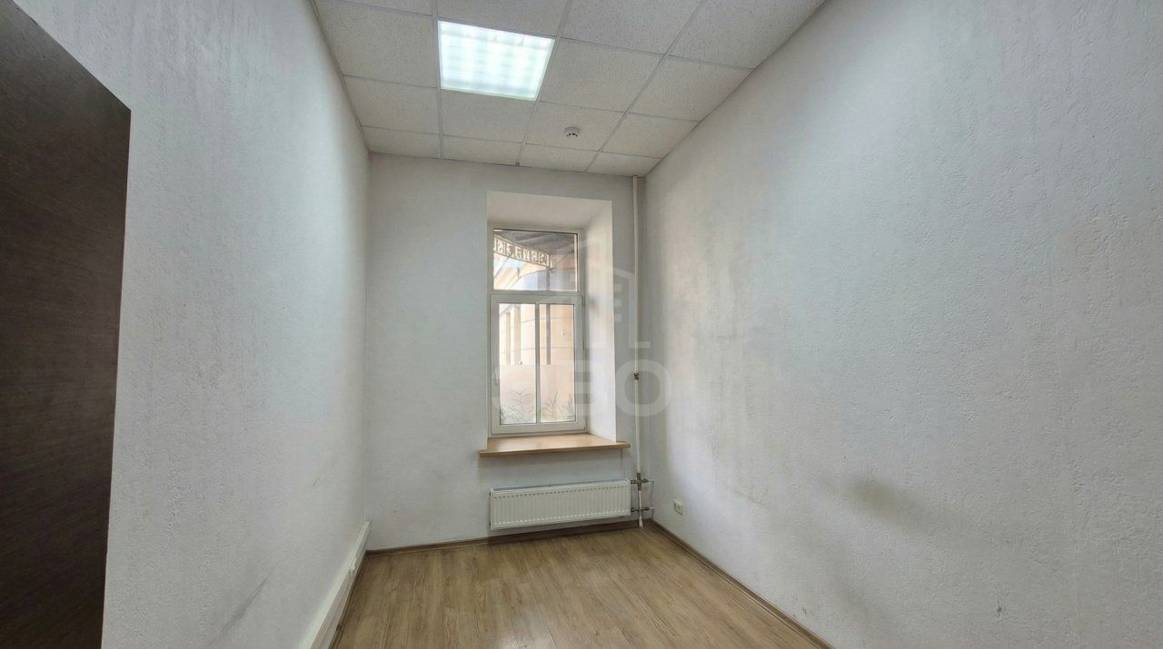 многокомнатная квартира в Санкт-Петербурге по адресу: Захарьевская ул., 9