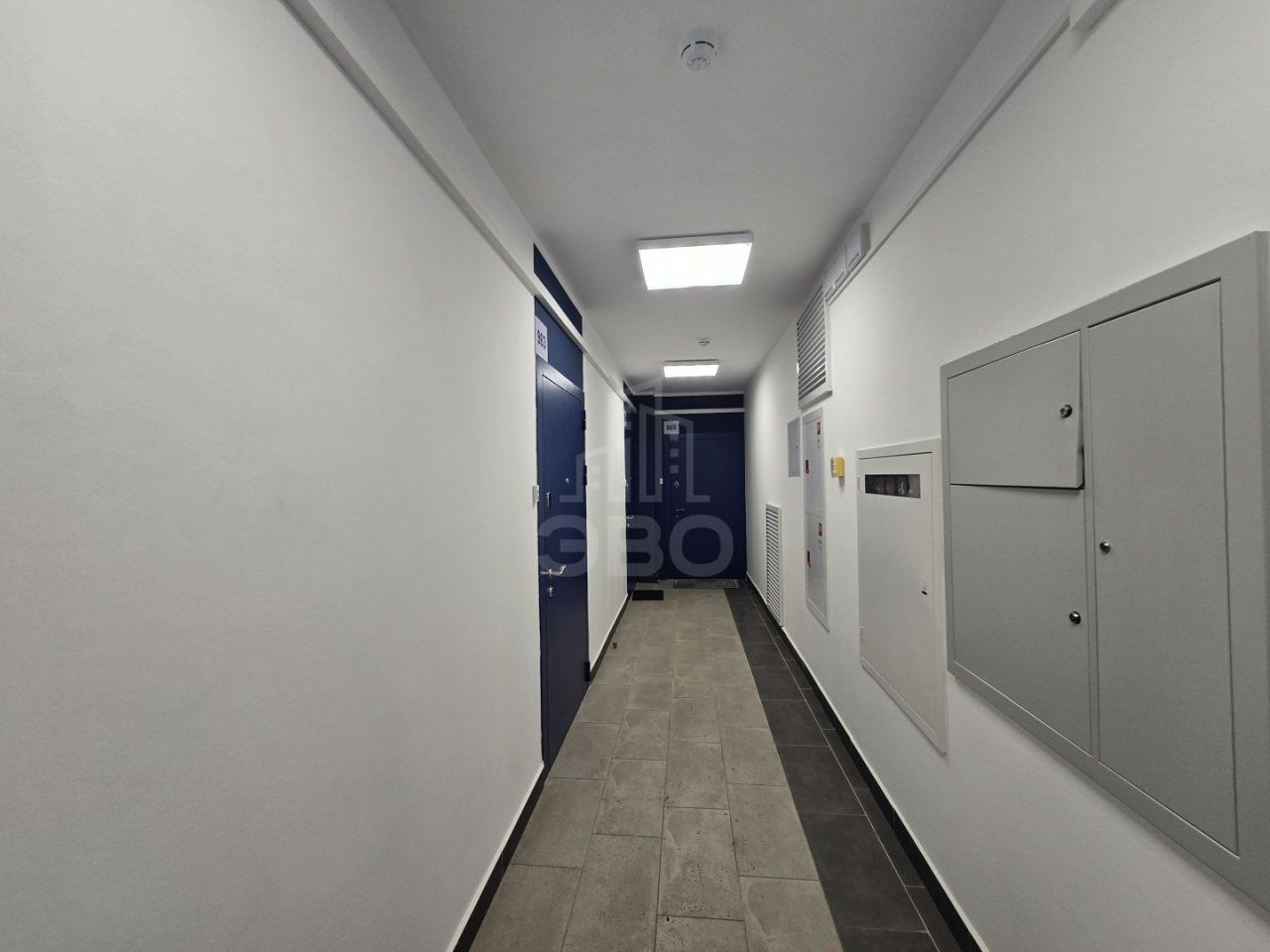 трехкомнатная квартира в Санкт-Петербурге по адресу: Маршала Захарова ул., 8