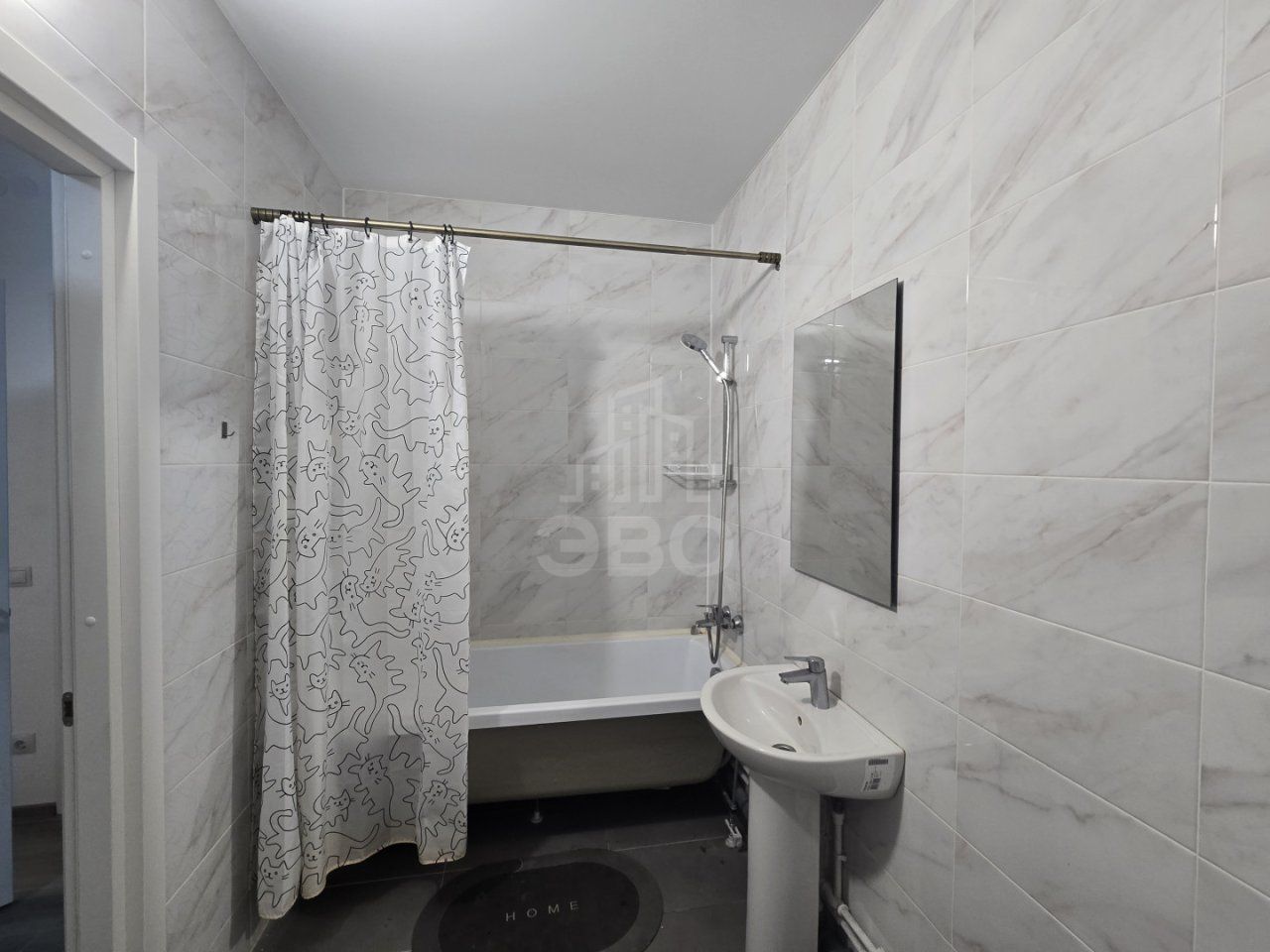 трехкомнатная квартира в Санкт-Петербурге по адресу: Маршала Захарова ул., 8