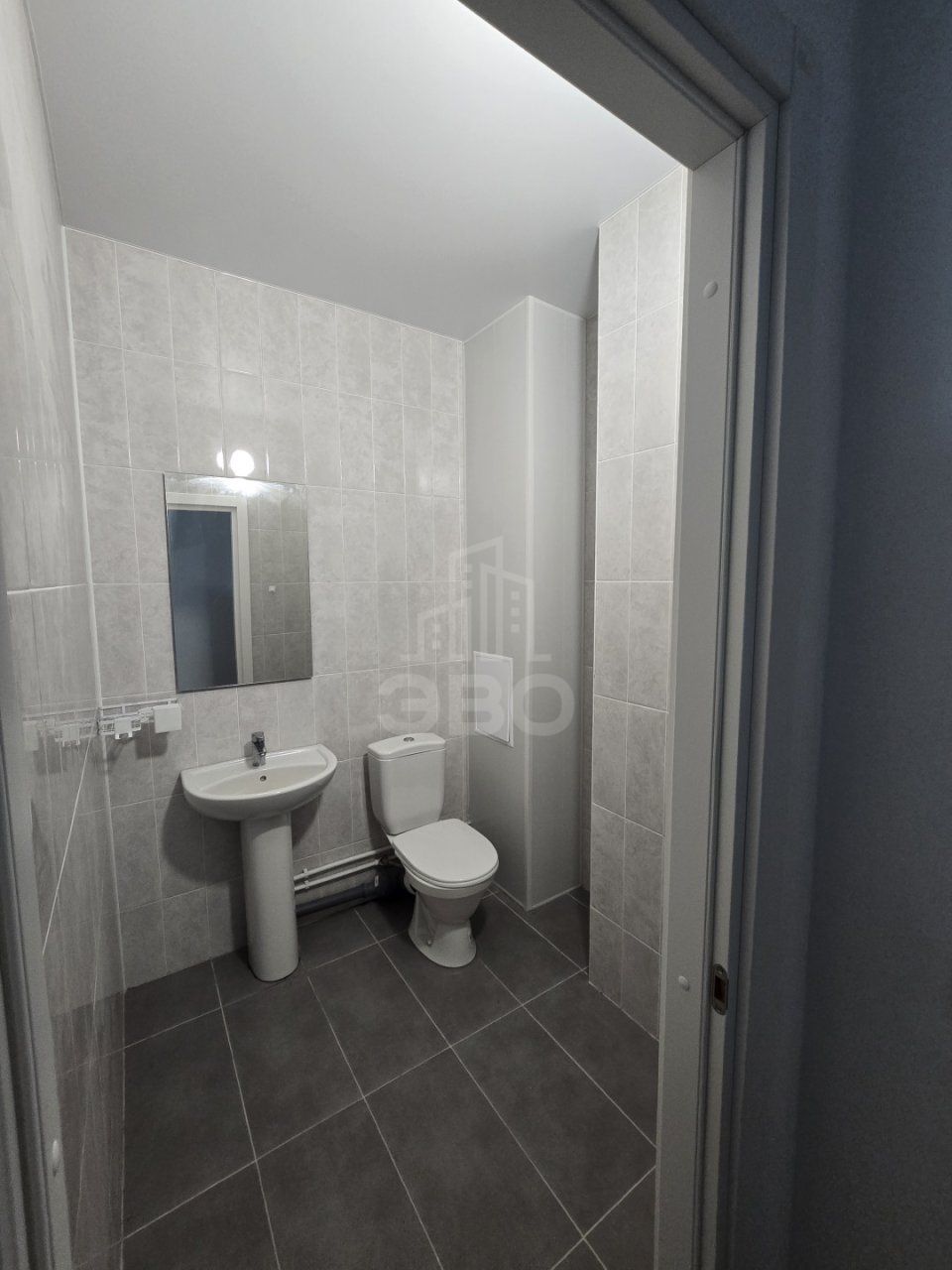 трехкомнатная квартира в Санкт-Петербурге по адресу: Маршала Захарова ул., 8